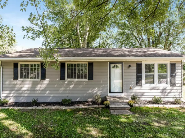 25845 Bernadine Rd, New Boston, MI 48164