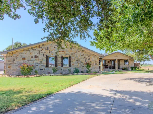 10677 Cottonwood Rd, Vernon, TX 76384