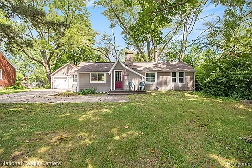 16750 Middlebelt Rd Photo 1