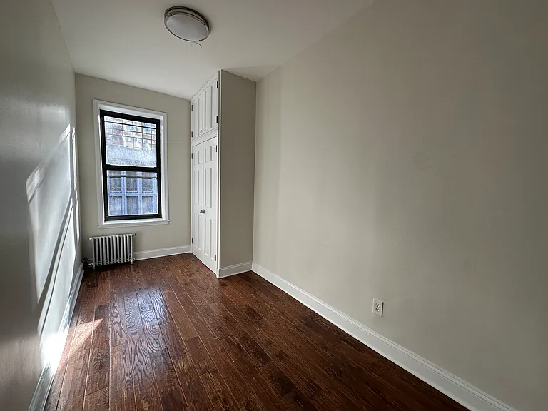 41-24 29th St #5E — Photo 4