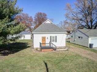 702 E Buckner St, Tuscola, IL 61953