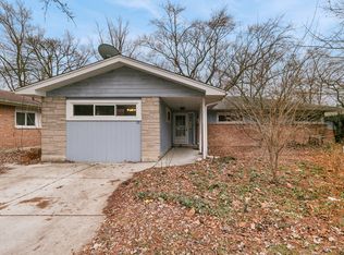 28 W Rocket Cir, Park Forest, IL 60466