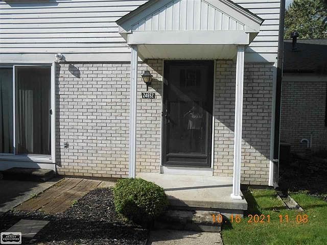 1st image of 24652 Meadow Dr N