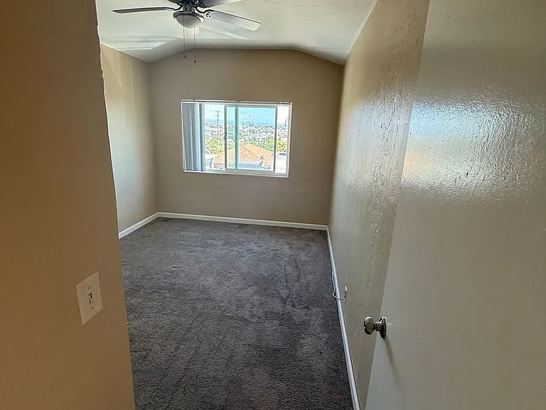 2676-2680 Grant Way — Photo 5