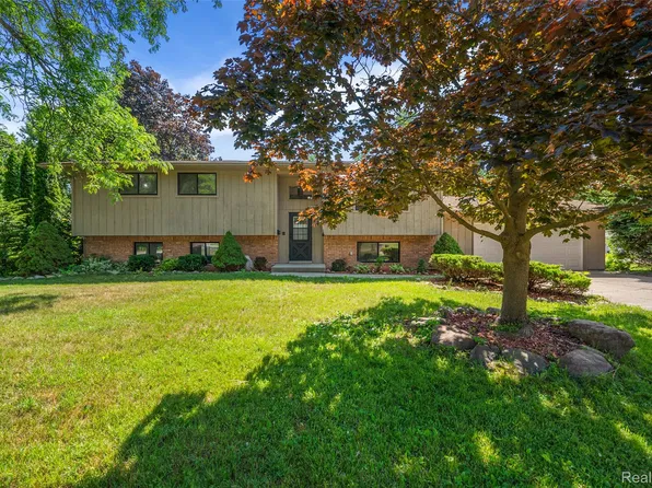 7427 Emerson, Washington, MI 48094