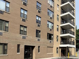 25 Stewart Place #214, Mount Kisco, NY 10549