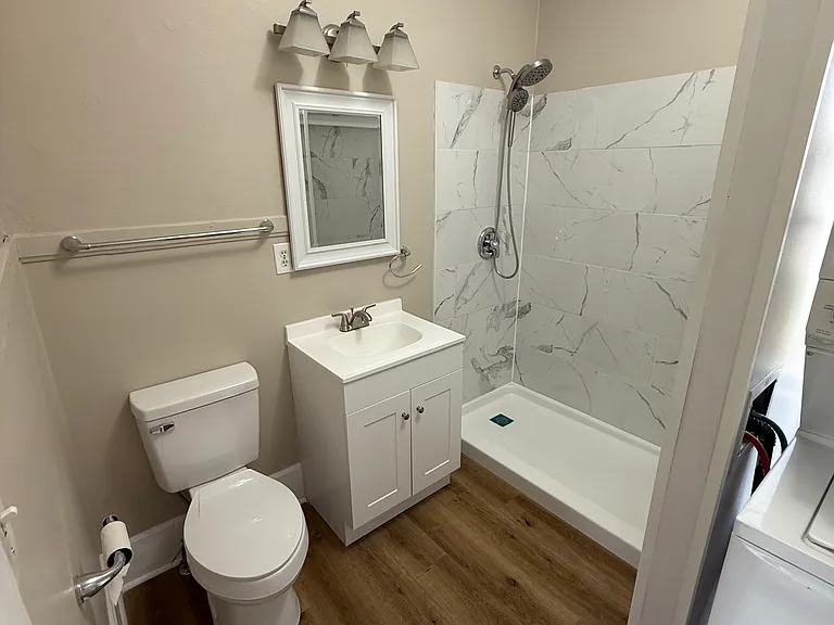 1414 Central St — Photo 2