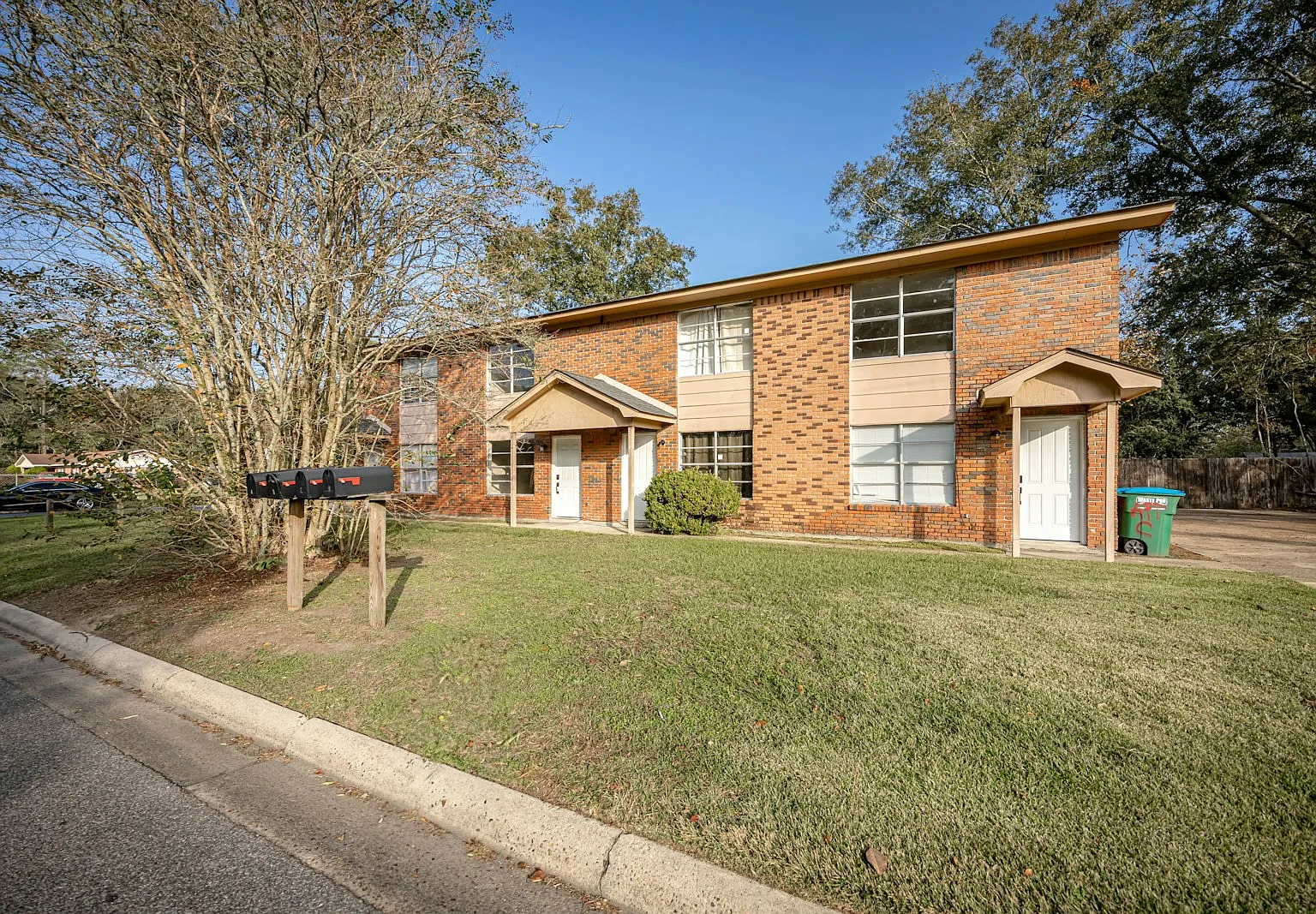3801 Lanier Avenue, Unit C — Photo 2