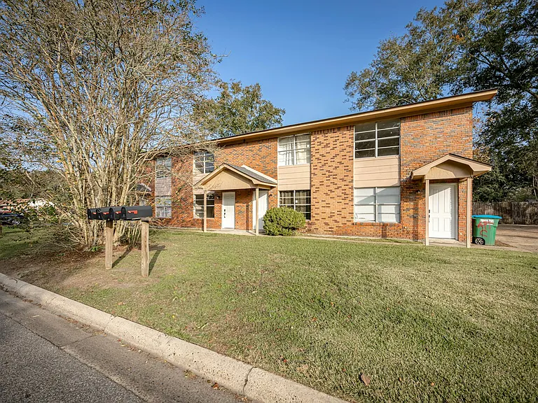 3801 Lanier Ave #C — Photo 2