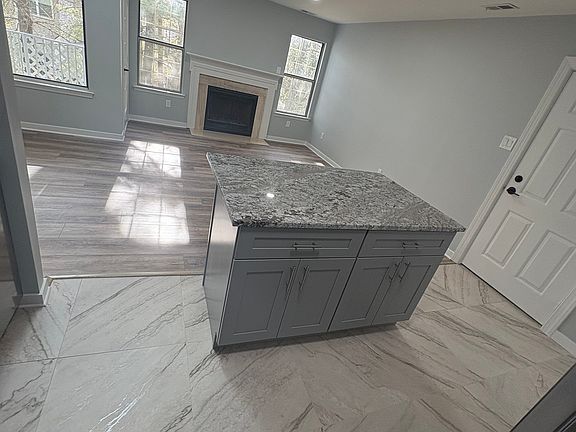 5th image of 1300 Diamond Dr #D