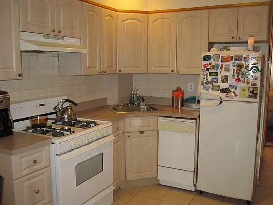 Rented by Standard Living Realty Inc | media 44