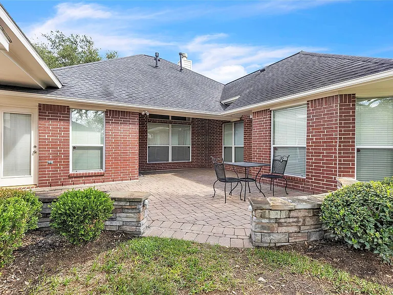 2714 Pebble Creek Dr — Photo 16