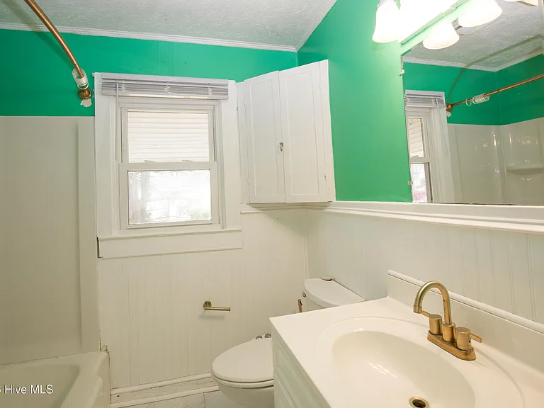 701 E Main St — Photo 16