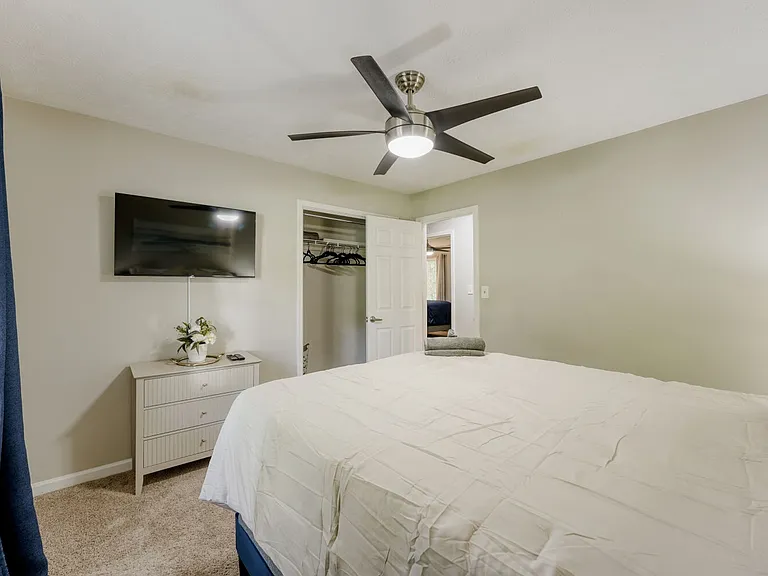 5767 Lanny Ln — Photo 16