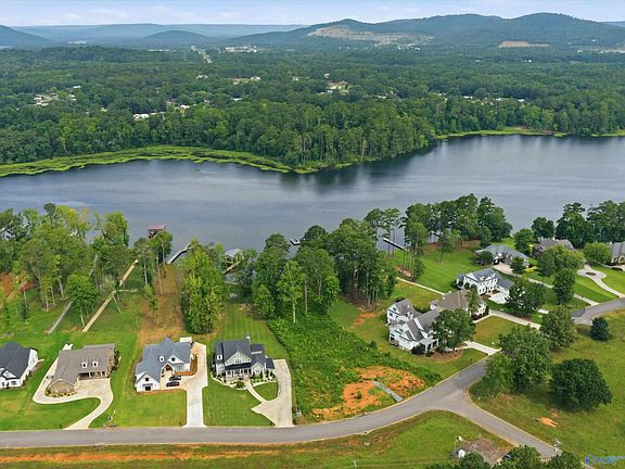 3rd image of 629 Goosepond Island Dr