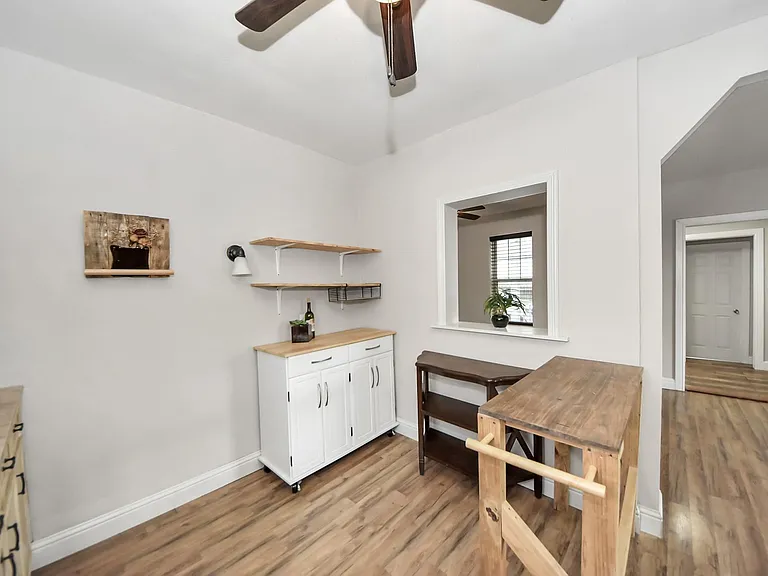 215 E Saint Charles Dr — Photo 11