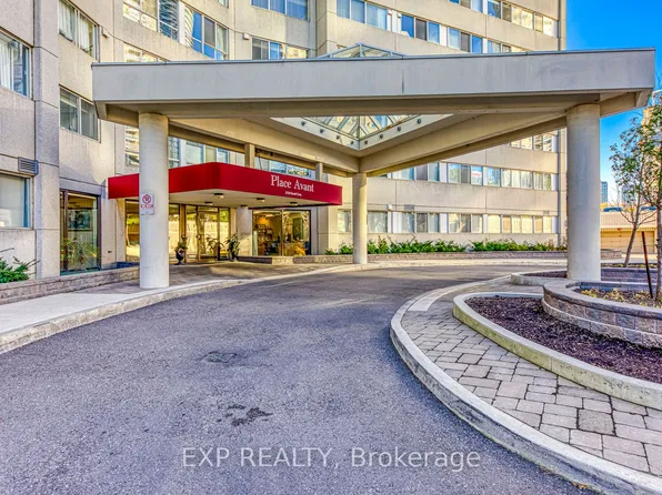 3700 Kaneff Cres #1705, Mississauga, ON L5A 4B8