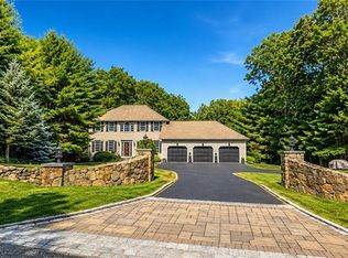 8 Aster Ln, Hope, RI 02831