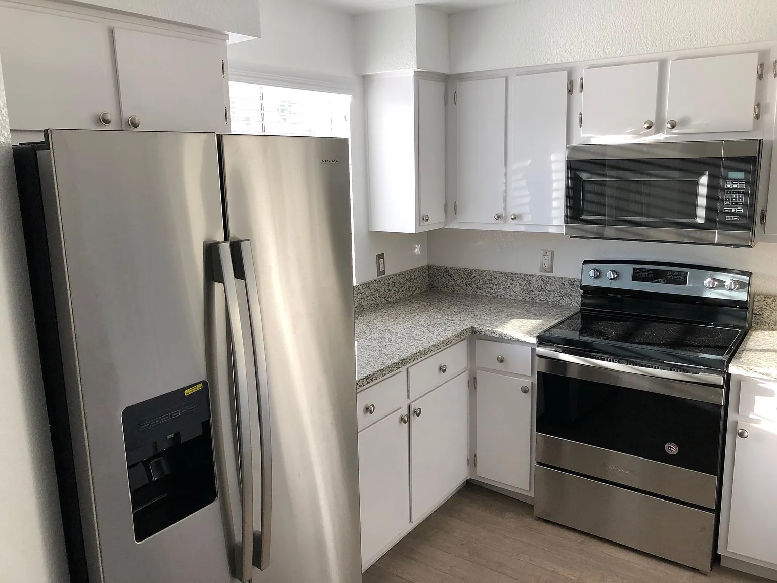 2040 Mesquite Ln — Photo 1