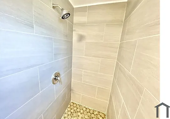 432 W 107th St #14 — Photo 10