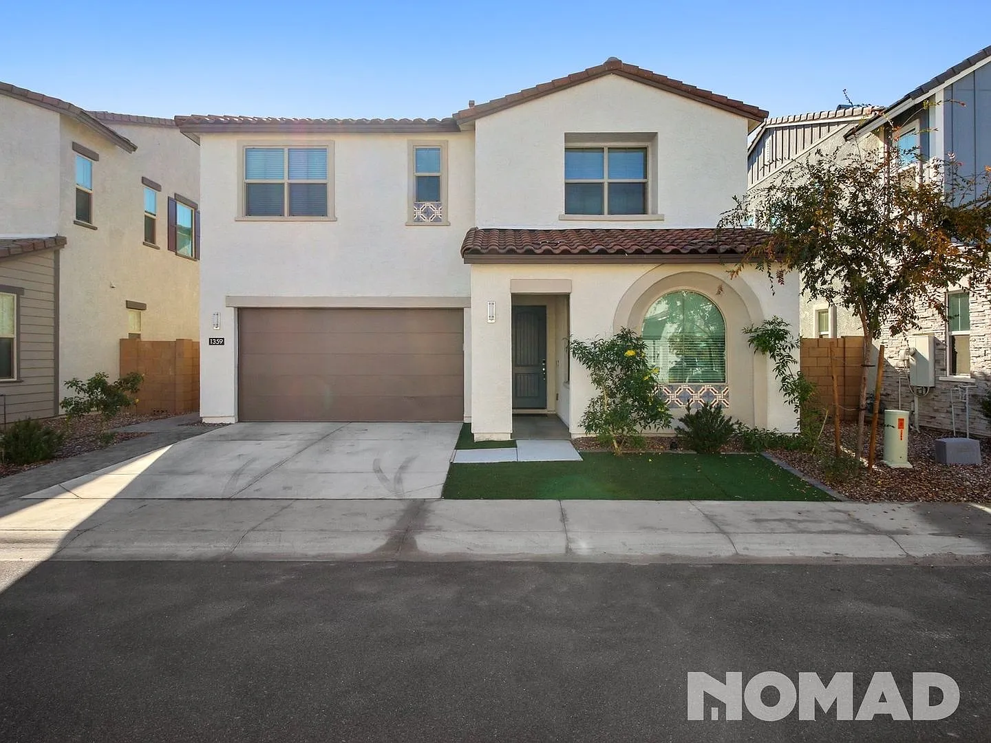 4 Bed / 3 Bath Single Family Home in Chandler — Photo 1