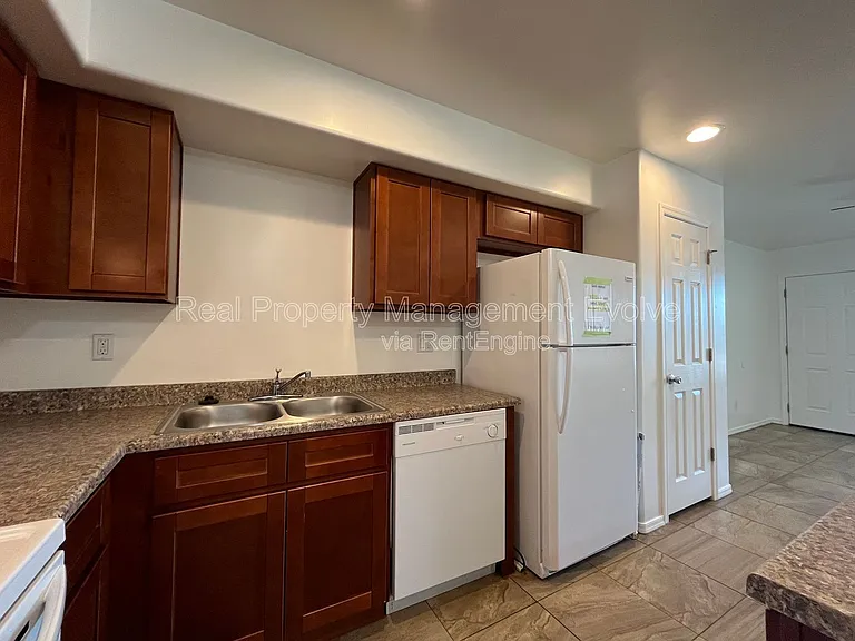 10402 N 9th Ave #1 — Photo 9