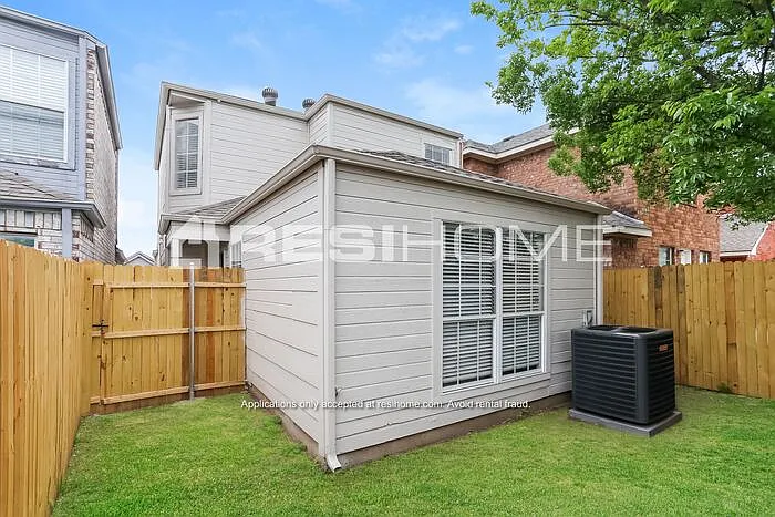 907 Fairbanks Cir — Photo 11