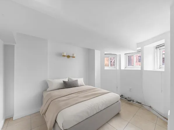 64 Oak Street image 14 of 15