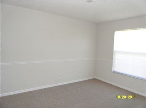 3rd image of 1502 SW Lexington Dr