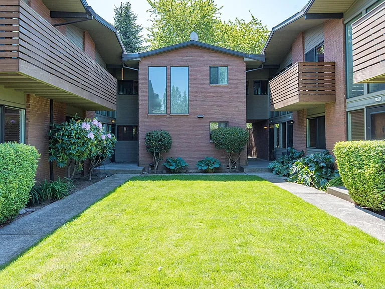 2518-2504 N Rosa Parks Way #2526 — Photo 30