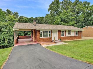 4484 Stonewall Rd NW, Roanoke, VA 24017