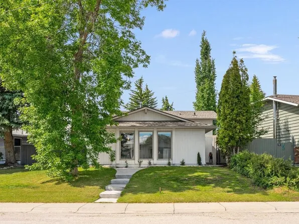 24 S Midglen Dr SE, Calgary, AB T2X 1G7