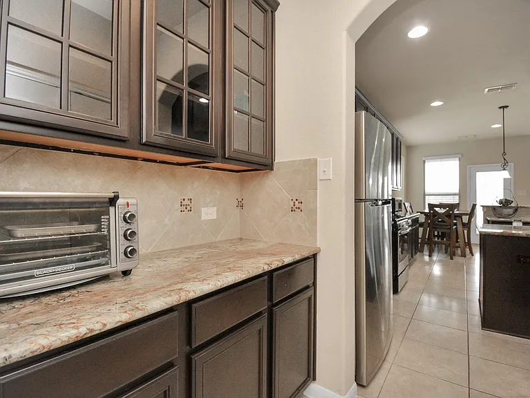 17510 Woodfalls Ln — Photo 7