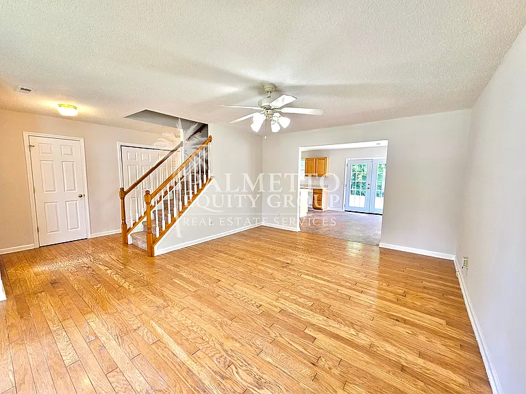 5715 River Glen Dr — Photo 3