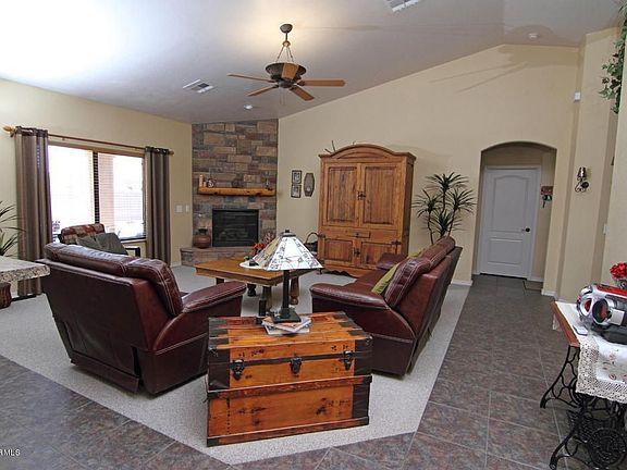 3rd image of 20461 E Appaloosa Dr
