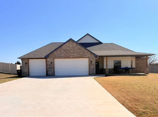 10613 NE Seaside Ln, Elgin, OK 73538