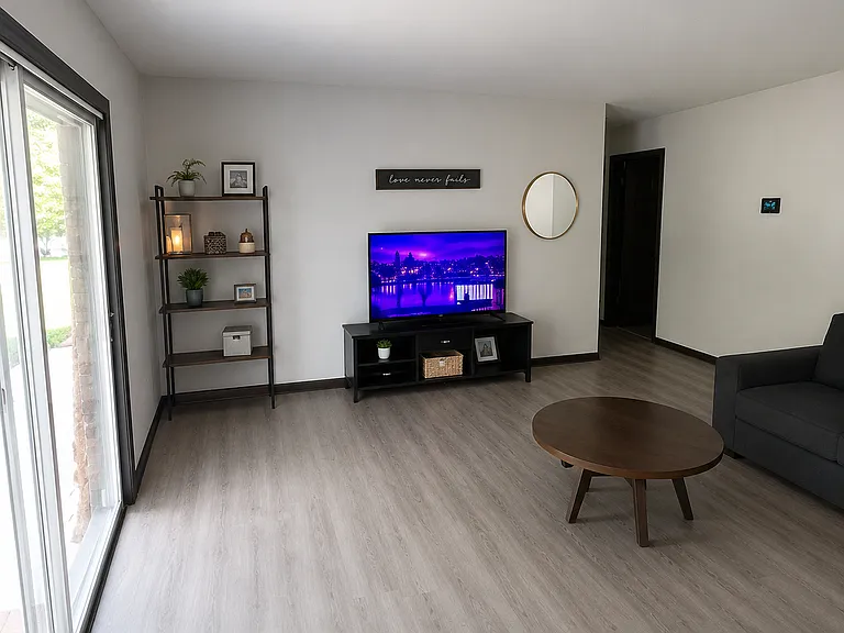 400 Winchester Rd — Photo 3