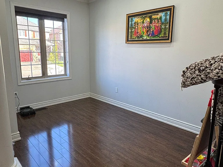 24 Viceroy Cres #MAIN — Photo 9