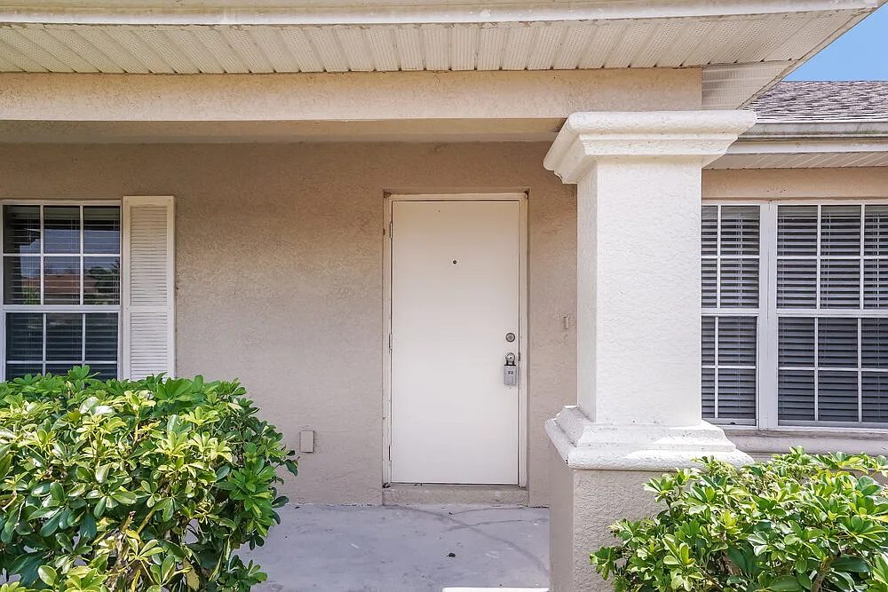 3 bed, 2.0 bath, 1408 sqft, $2,005 — Photo 4