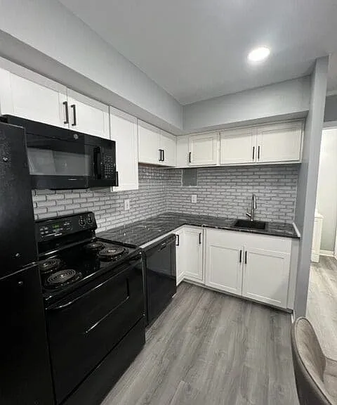 401 Smith St #B13 — Photo 3