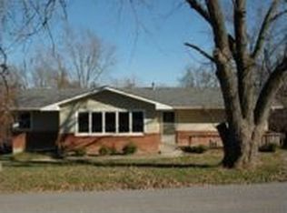 17516 Bellevue Dr, Atchison, KS 66002