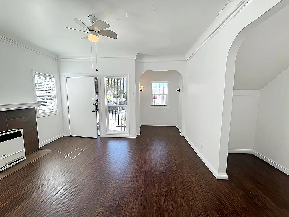 1272 N Ardmore Ave #1272