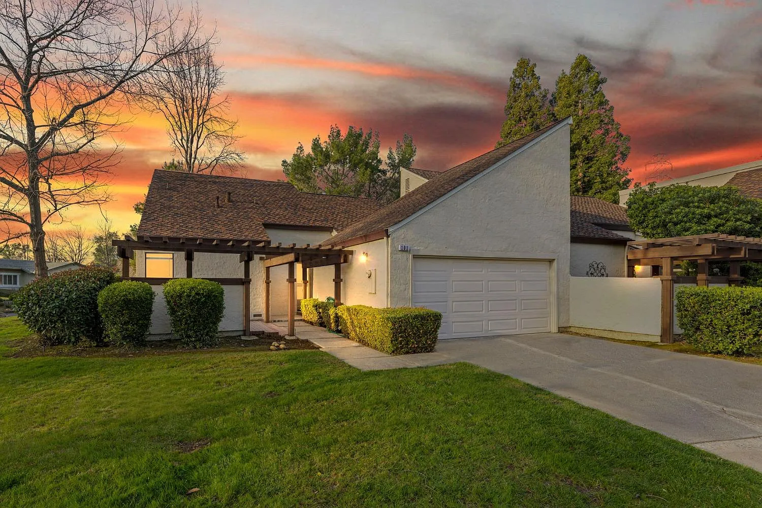 101 N Grant Ln photo 1