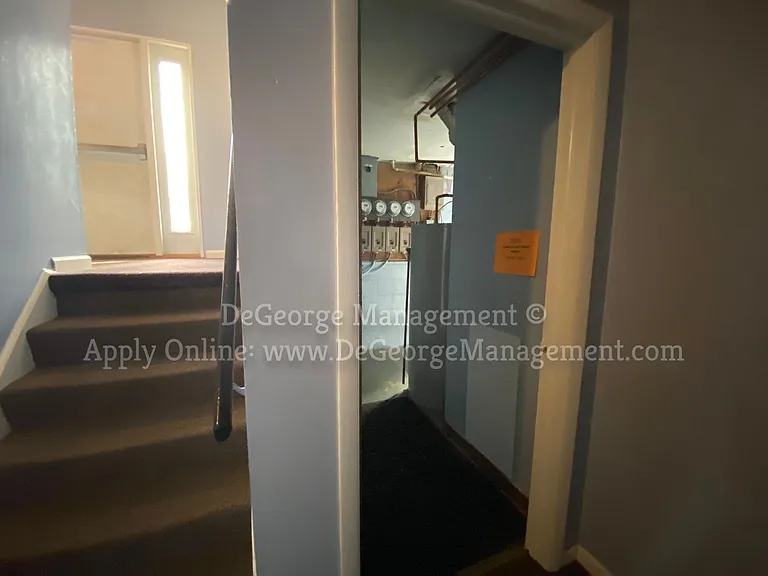 Woodside Court Apartments — Photo 44