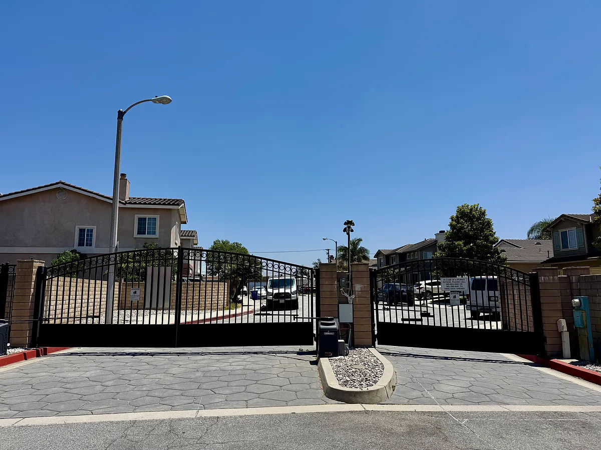 Building Photo - 1154 Lucienne St