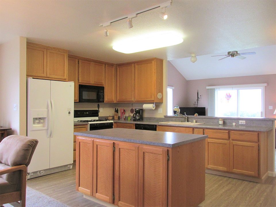 Spacious Kitchen