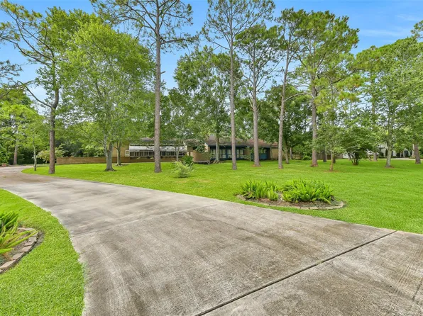 1102 Cowards Creek Dr, Friendswood, TX 77546
