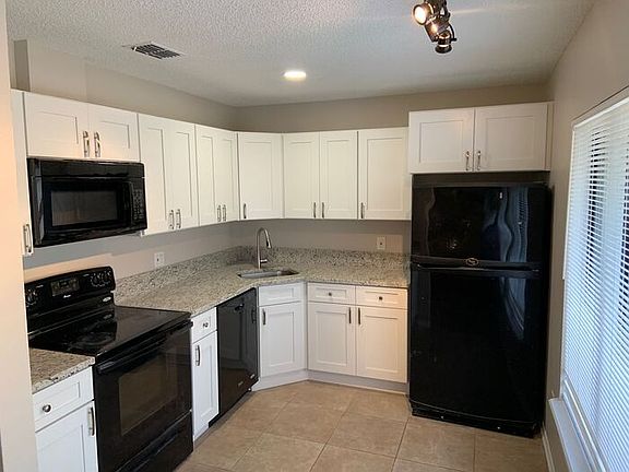 3rd image of 1626 Roosevelt Ave APT B