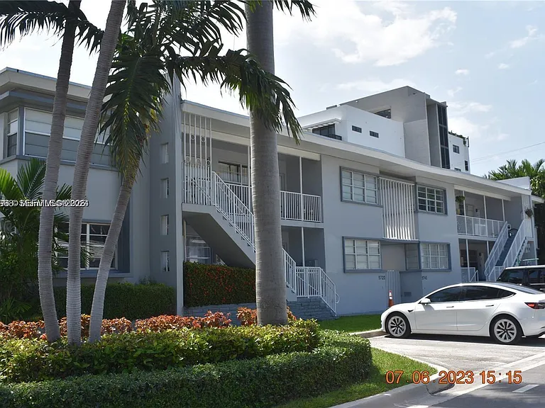 9740 Bay Harbor Ter #8 — Photo 6