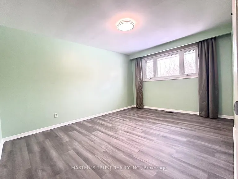 5183 Cherryhill Cres — Photo 19